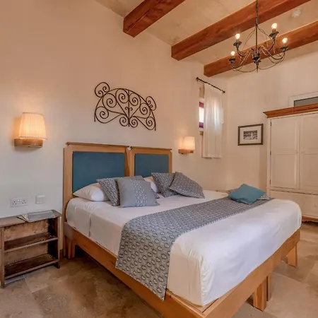 Mulberries Hotel