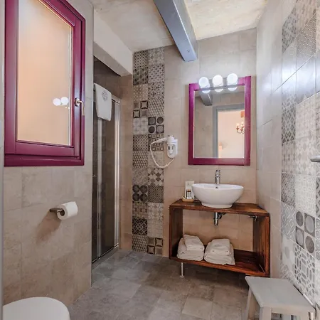 Hotel Mulberries Żabbar