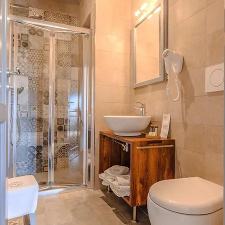 Mulberries Hotel Żabbar