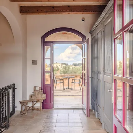 Mulberries Hotel 4*