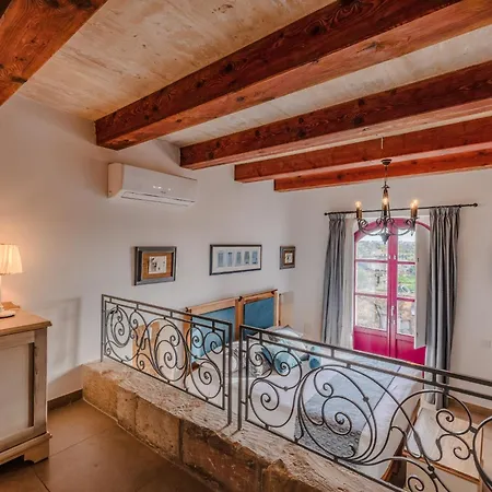 Hotel Mulberries 4*