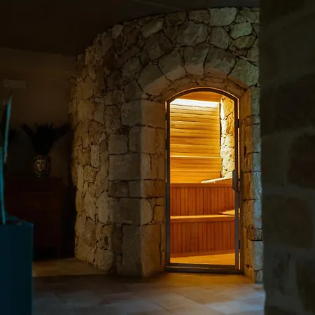 Hotel Mulberries 4*