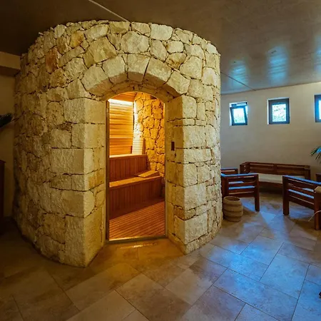 Mulberries Hotel Żabbar