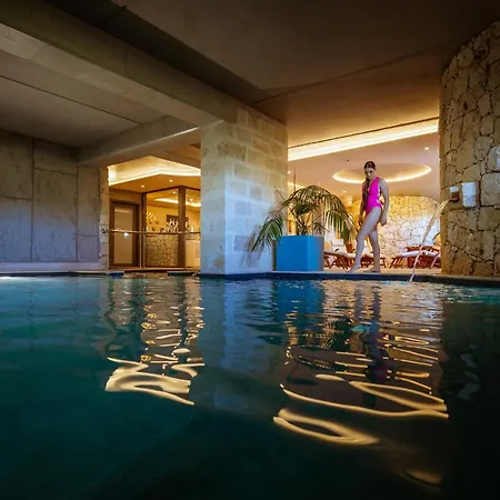 Mulberries Hotel Żabbar