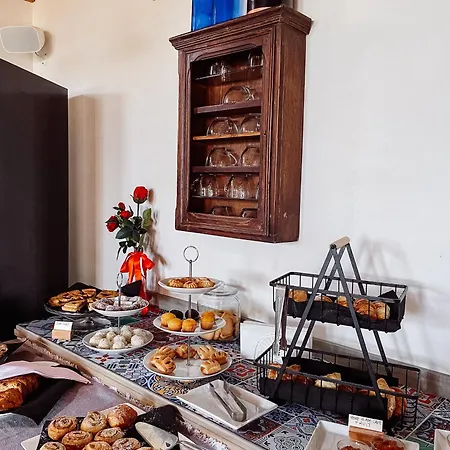 Mulberries Hotel 4*
