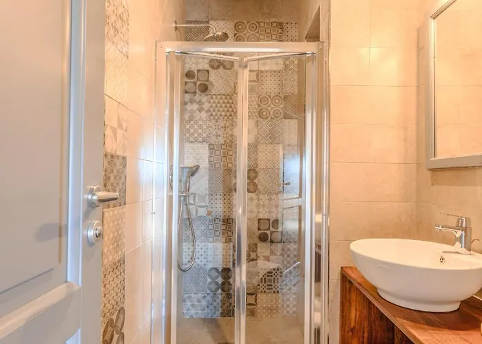 Hotel Mulberries Żabbar